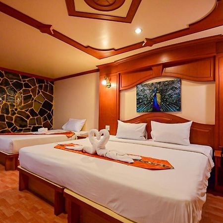Complex Hotel Patong Exterior foto