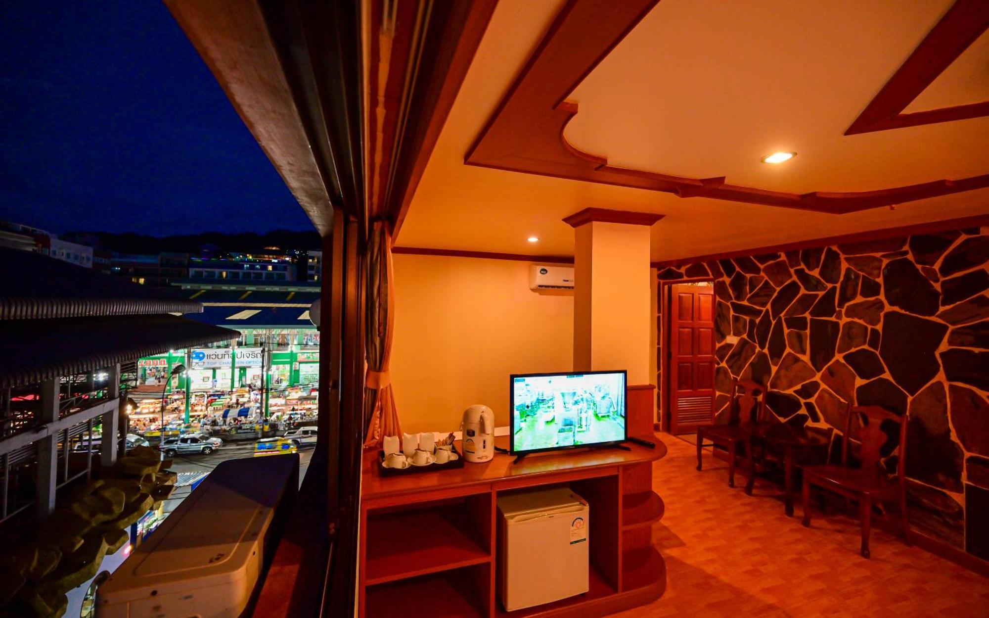 Complex Hotel Patong Exterior foto