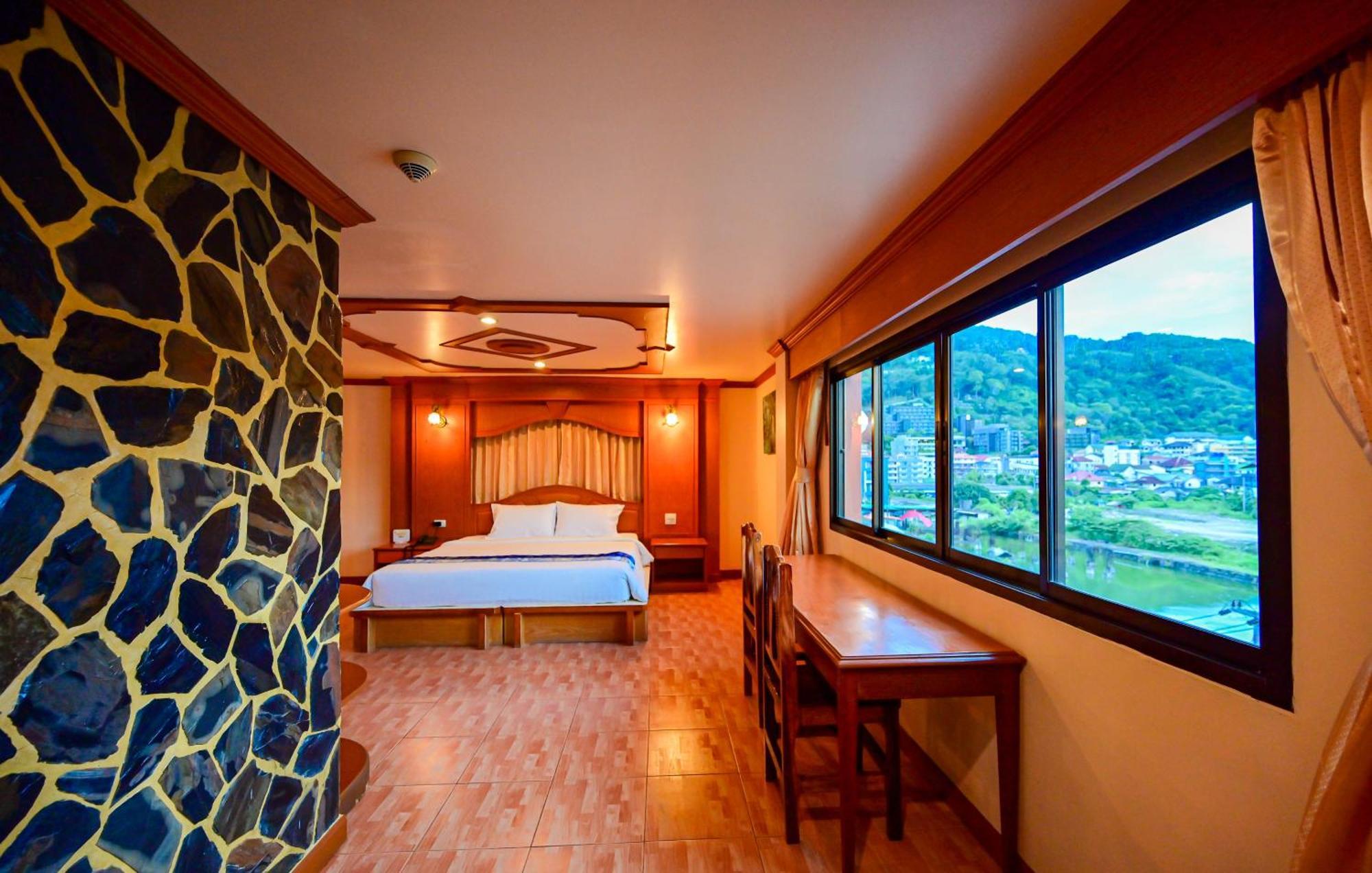 Complex Hotel Patong Exterior foto