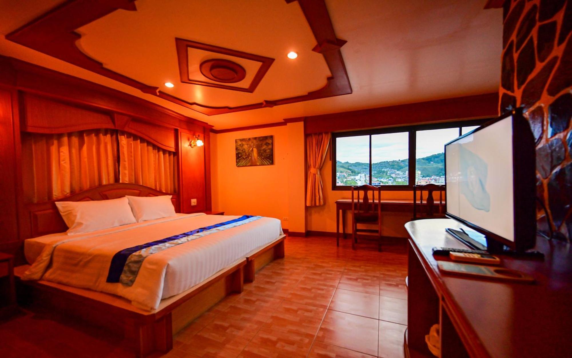 Complex Hotel Patong Exterior foto