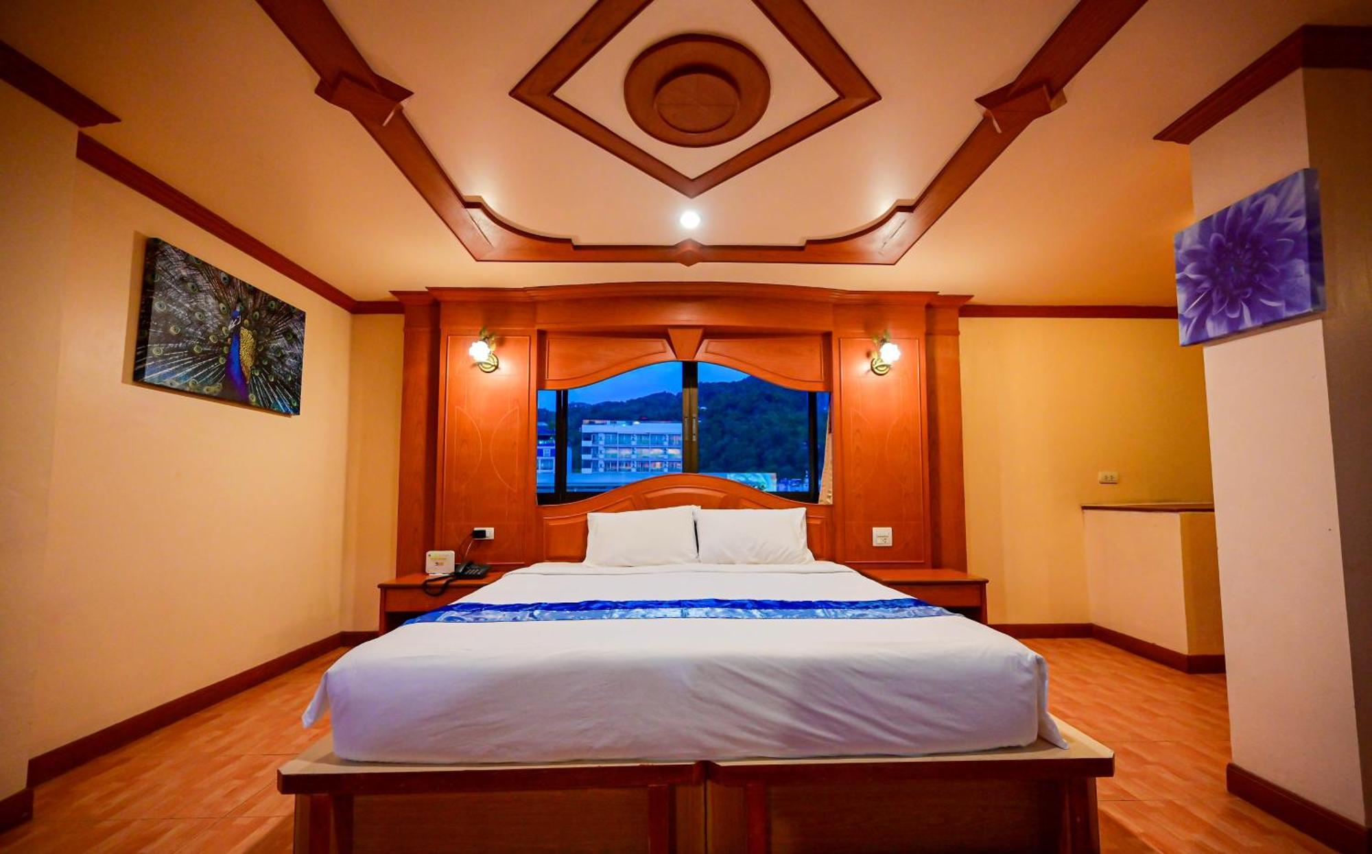 Complex Hotel Patong Exterior foto